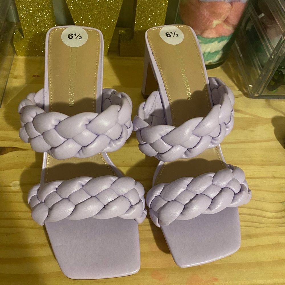 BCBG Lavender pumps
